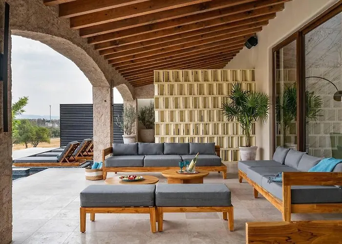Rancho La Loma Luxury Villa With Thermal Jacuzzi, Pool & Horses