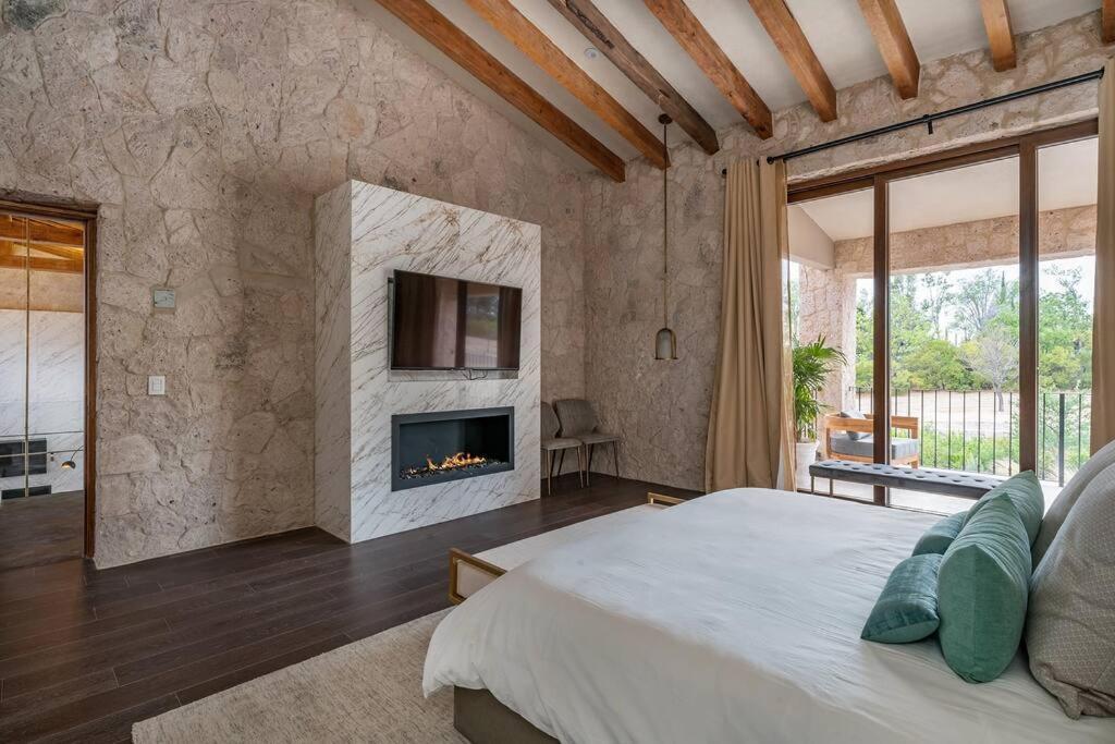 Rancho La Loma Luxury With Thermal Jacuzzi, Pool & Horses San Miguel de Allende