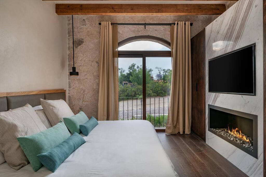 Rancho La Loma Luxury With Thermal Jacuzzi, Pool & Horses Villa *