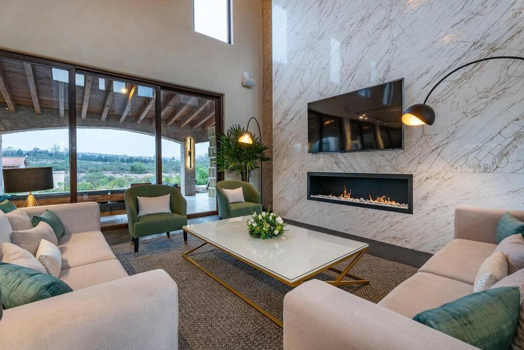 Rancho La Loma Luxury With Thermal Jacuzzi, Pool & Horses Villa